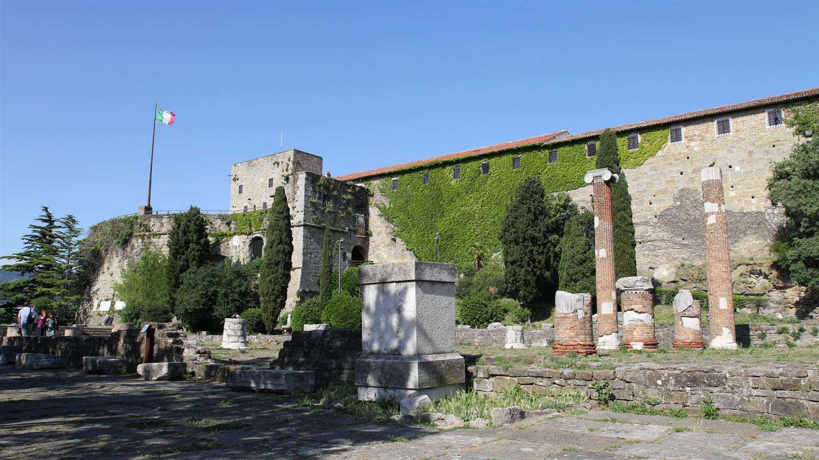 Castello fatto di pietre